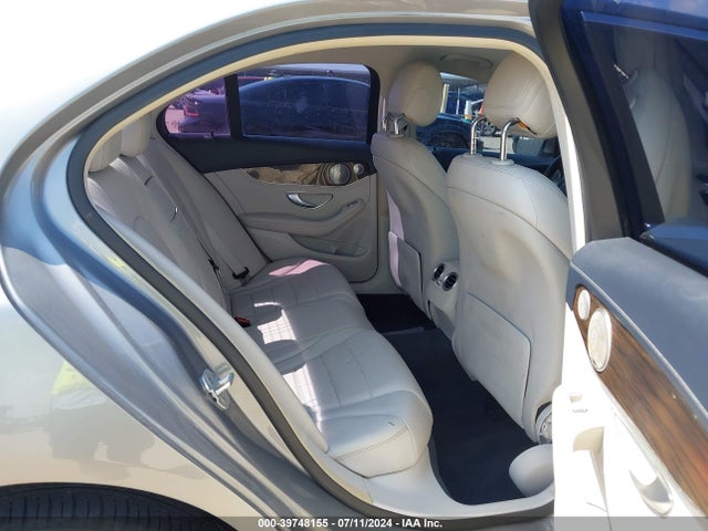 55SWF4JB5FU089587 Mercedes-Benz C 300 Luxury/sport