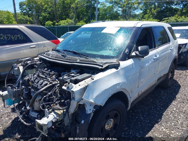 Ford Utility Police Interceptor 2016 1FM5K8AR9GGB81494 Image 2