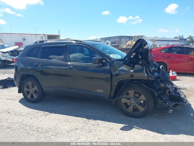 1C4PJMCB3HW515521 Jeep Cherokee 75th Anniversary Edition 4x4