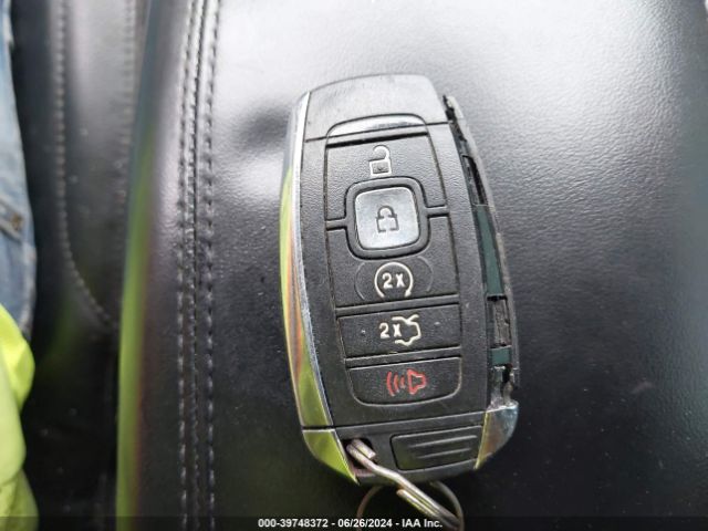 5LMCJ1D97HUL54684 Lincoln Mkc Premiere