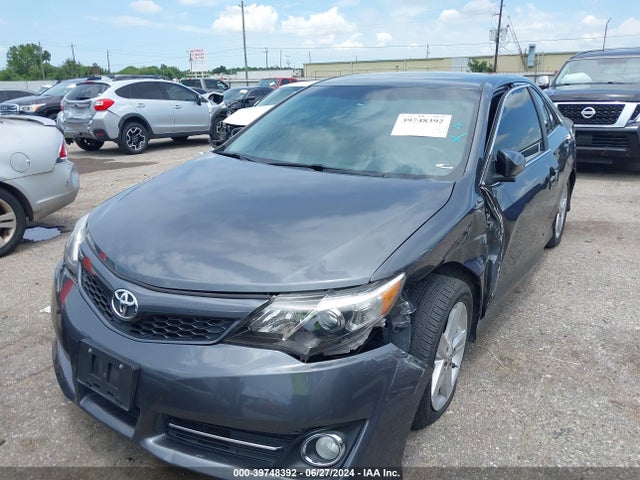 4T1BF1FK8EU411650 Toyota CAMRY SE