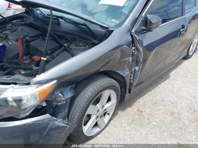 4T1BF1FK8EU411650 Toyota CAMRY SE