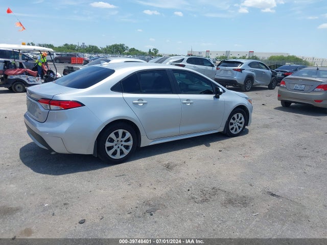 Toyota COROLLA LE 2022 5YFEPMAE7NP373245 Image 4