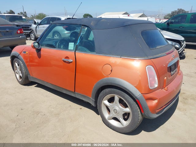 2005 MINI COOPER WMWRF33445TG10589 Photo 2
