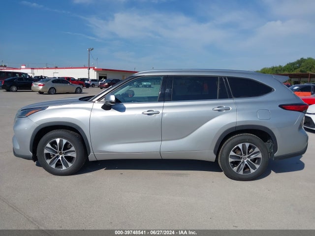 Toyota Highlander Xle 2021 5TDGZRAH8MS072709 Image 14