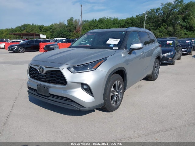 Toyota Highlander Xle 2021 5TDGZRAH8MS072709 Image 2