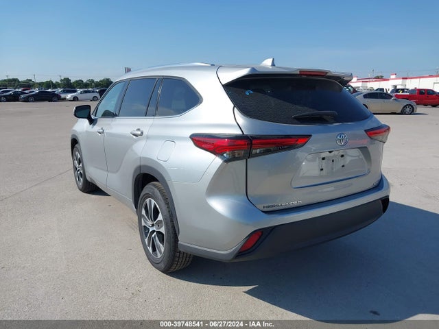 Toyota Highlander Xle 2021 5TDGZRAH8MS072709 Image 3