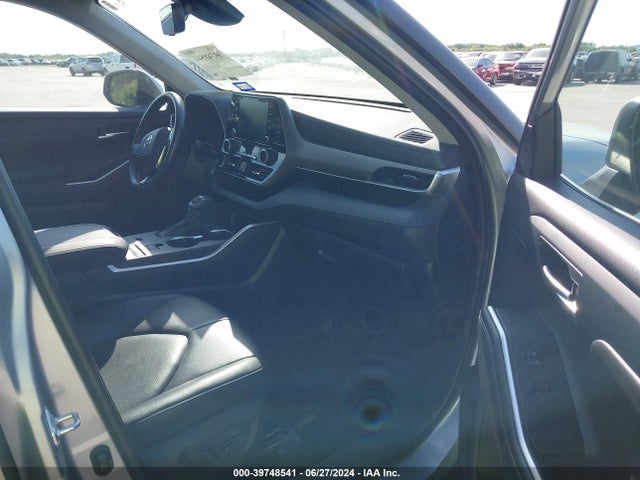 Toyota Highlander Xle 2021 5TDGZRAH8MS072709 Image 5