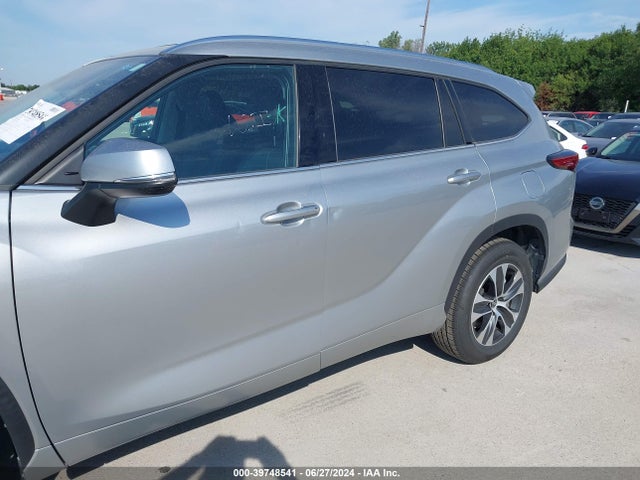 Toyota Highlander Xle 2021 5TDGZRAH8MS072709 Image 6