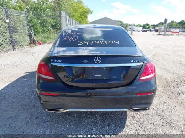 WDDZF4KBXHA100775 Mercedes-Benz E 300 4matic