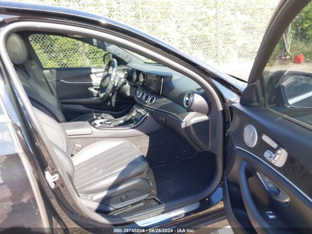 WDDZF4KBXHA100775 Mercedes-Benz E 300 4matic