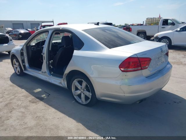 1VWAT7A33FC008515 Volkswagen Passat 1.8t Wolfsburg Edition
