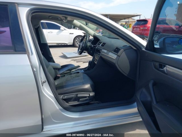 1VWAT7A33FC008515 Volkswagen Passat 1.8t Wolfsburg Edition