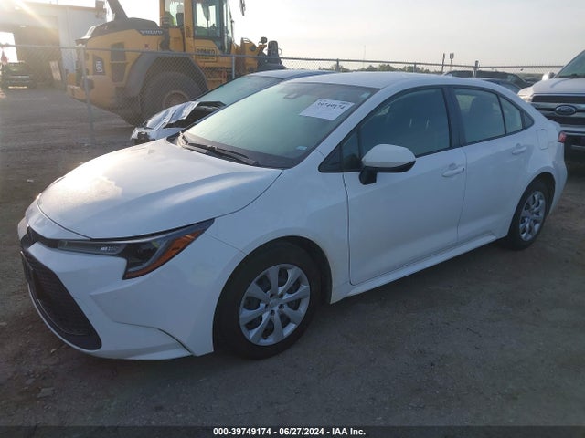 Toyota COROLLA LE 2022 JTDEPMAE8N3017878 Image 2