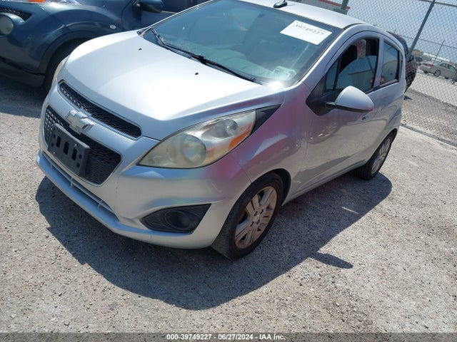 Chevrolet Spark 1lt Auto 2014 KL8CD6S95EC561552 Image 2