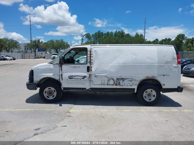 Chevrolet Express 2500 Work Van 2015 1GCWGFCF0F1103785 Image 14