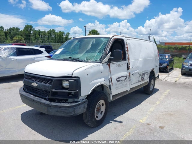 Chevrolet Express 2500 Work Van 2015 1GCWGFCF0F1103785 Image 2