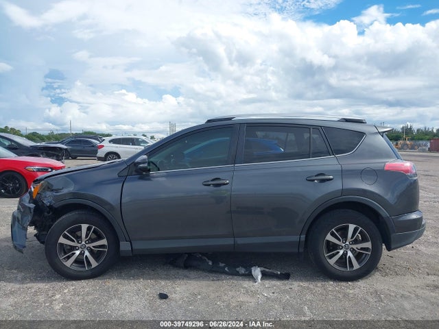 Toyota Rav4 Xle 2017 JTMWFREV6HD097145 Image 14
