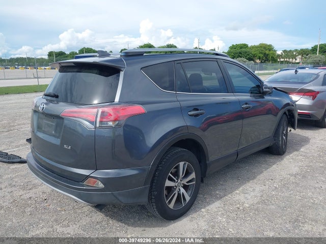 Toyota Rav4 Xle 2017 JTMWFREV6HD097145 Image 4