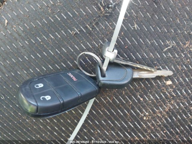 3C4PDCAB9JT385292 Dodge JOURNEY SE