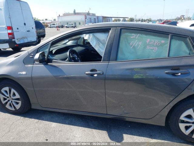JTDKBRFUXH3579946 Toyota Prius Two