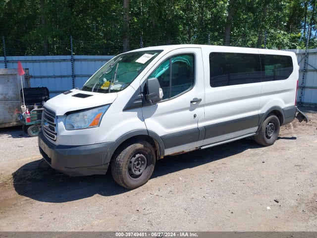 1FMZK1YM1FKB17349 Ford Transit-150 Xlt