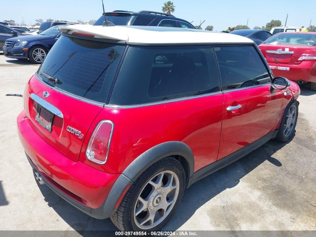 2006 MINI COOPER S WMWRE33556TJ33780 Photo 3