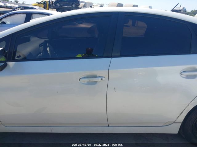 JTDKN3DU8F0440064 Toyota Prius Two