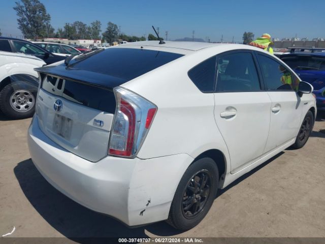 JTDKN3DU8F0440064 Toyota Prius Two