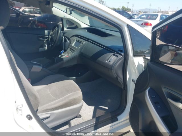 JTDKN3DU8F0440064 Toyota Prius Two