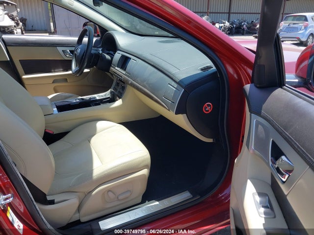 2012 JAGUAR XF SAJWA0FB5CLS41296 Photo 4