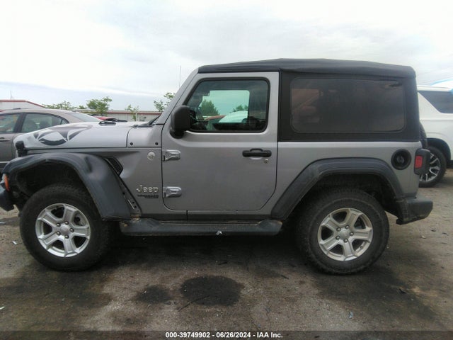 1C4GJXAG4JW160140 Jeep Wrangler Sport S 4x4