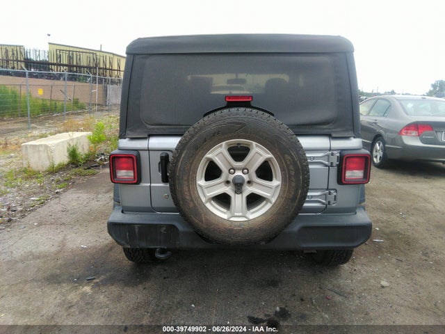 1C4GJXAG4JW160140 Jeep Wrangler Sport S 4x4