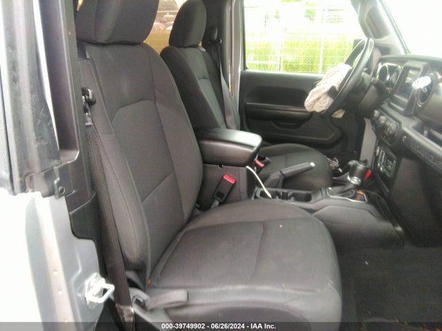 1C4GJXAG4JW160140 Jeep Wrangler Sport S 4x4
