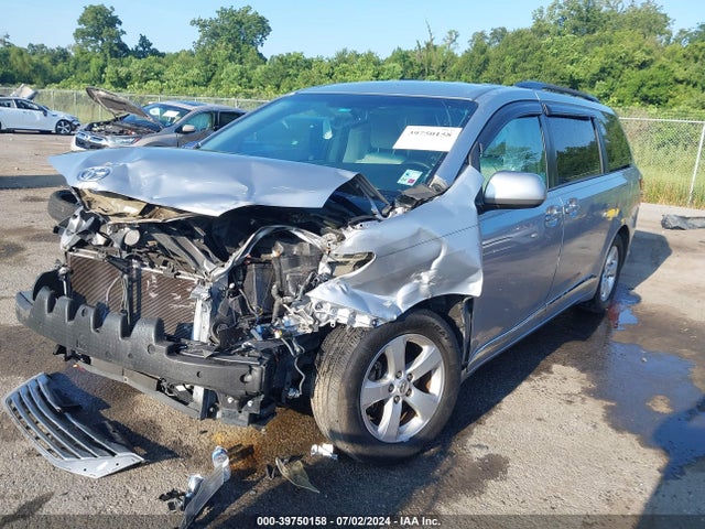Toyota Sienna Le 8 Passenger 2016 5TDKK3DC6GS697299 Image 2