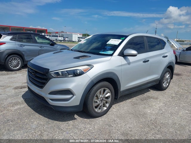 Hyundai TUCSON SE 2018 KM8J23A4XJU765935 Image 2