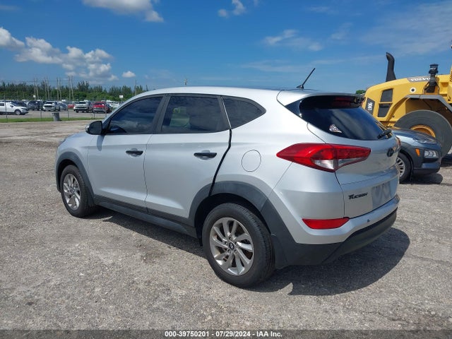 Hyundai TUCSON SE 2018 KM8J23A4XJU765935 Image 3
