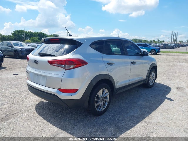 Hyundai TUCSON SE 2018 KM8J23A4XJU765935 Image 4