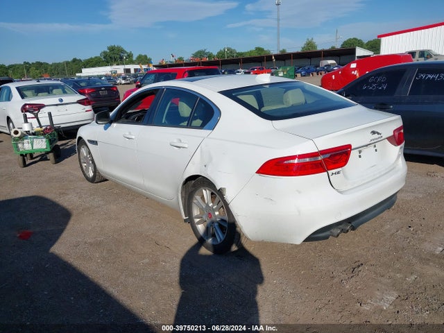 2017 JAGUAR XE SAJAD4BN6HA968538 Photo 2