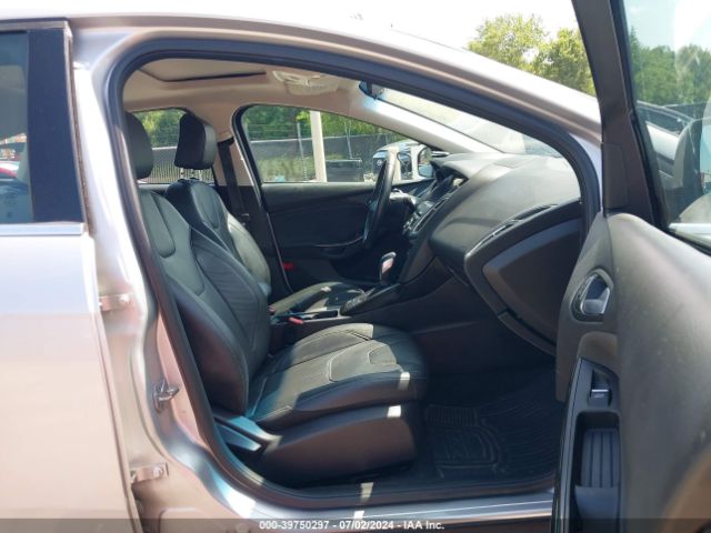 1FADP3N23HL319031 Ford Focus Titanium