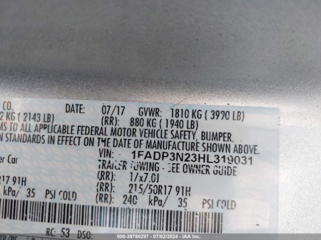 1FADP3N23HL319031 Ford Focus Titanium