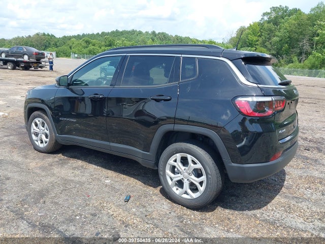 3C4NJDBN8RT119143 Jeep Compass Latitude 4x4