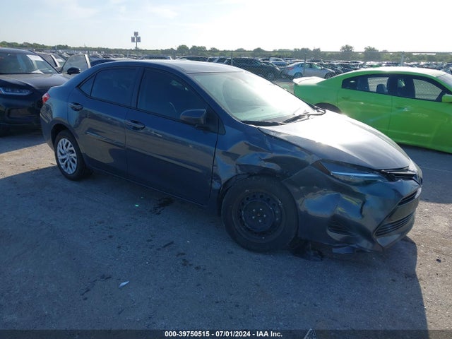 Toyota COROLLA LE 2018 5YFBURHE8JP785943 главное изображение