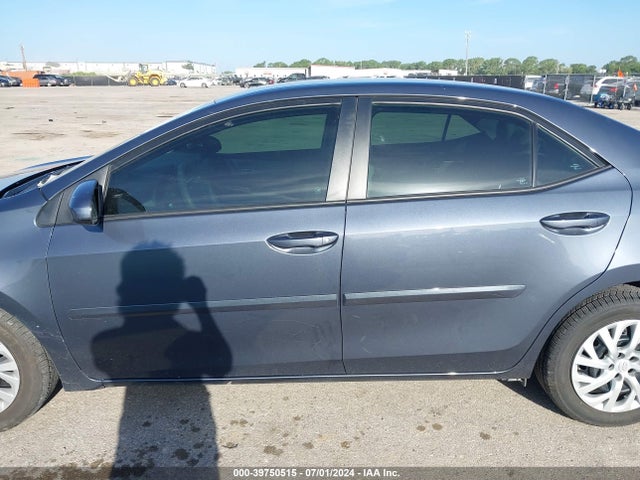 Toyota COROLLA LE 2018 5YFBURHE8JP785943 Image 14