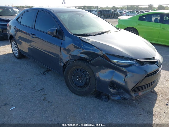 Toyota COROLLA LE 2018 5YFBURHE8JP785943 Image 6