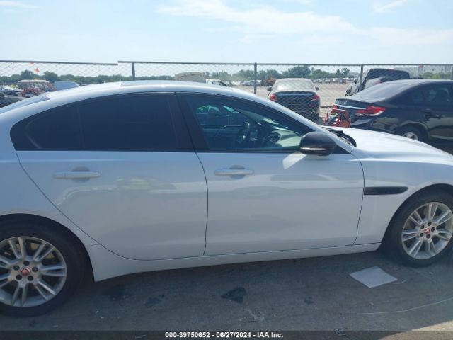 SAJAJ4FXXJCP21988 Jaguar Xe 25t Premium
