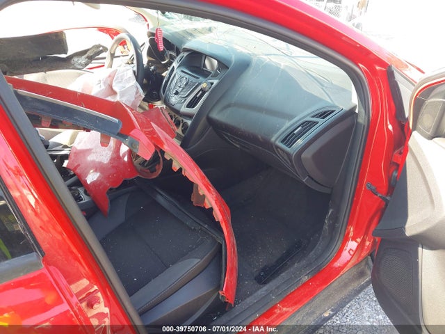 Ford FOCUS SE 2014 1FADP3K24EL200517 Image 5