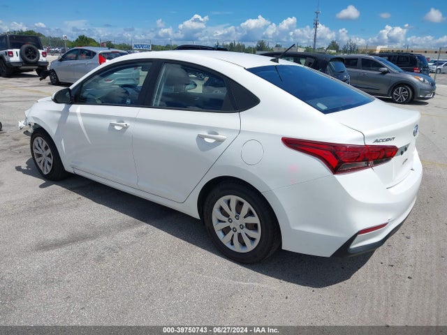 Hyundai ACCENT SE 2018 3KPC24A36JE032984 Image 3