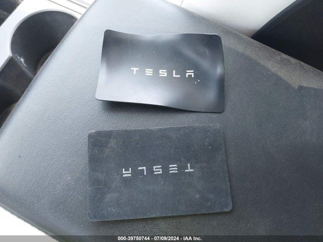2021 TESLA MODEL Y 5YJYGAEE8MF300644 Photo 10
