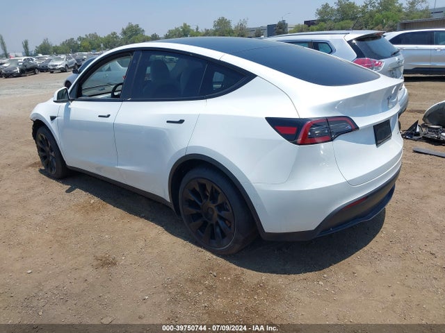 2021 TESLA MODEL Y 5YJYGAEE8MF300644 Photo 2